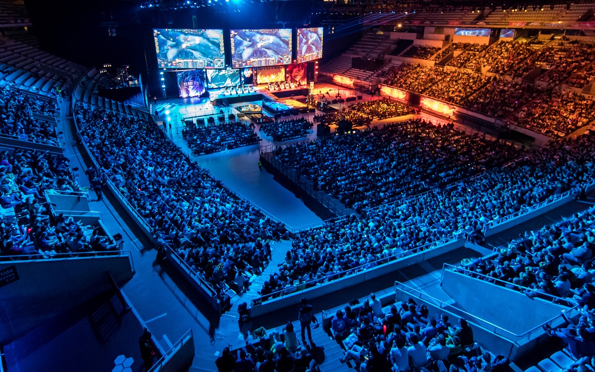 电竞比分网：英雄联盟S10 A组战，SN仰卧起坐头名晋级！